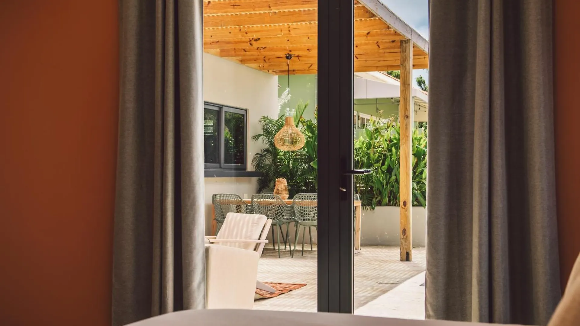 Villa Janssen With Private Pool, Jan Thiel 6P