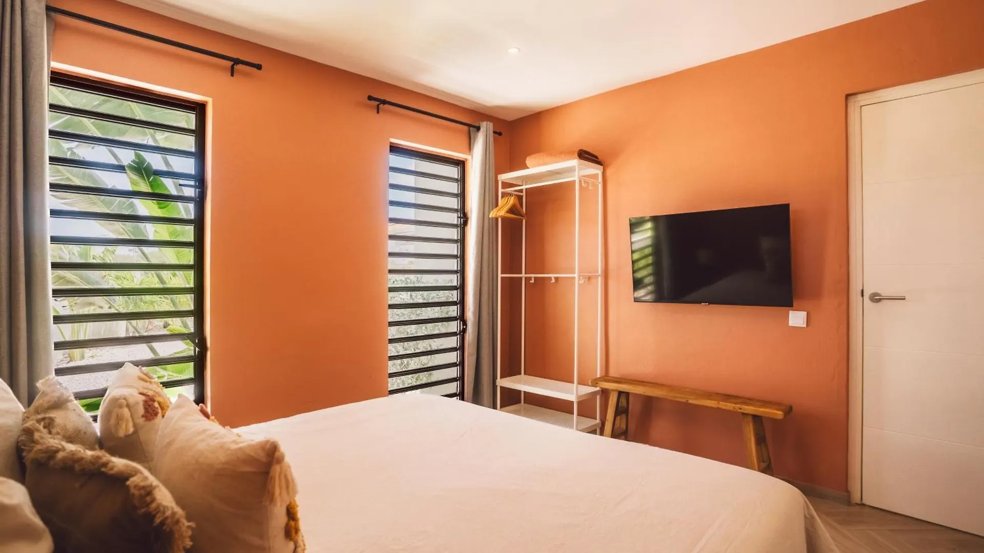 Villa Janssen With Private Pool, Jan Thiel 6P Curaçao